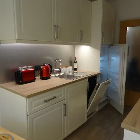 Διαμέρισμα Zippy Penthouse Lake & Mountain Views *